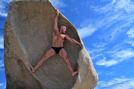 musclebears showing of in singlets